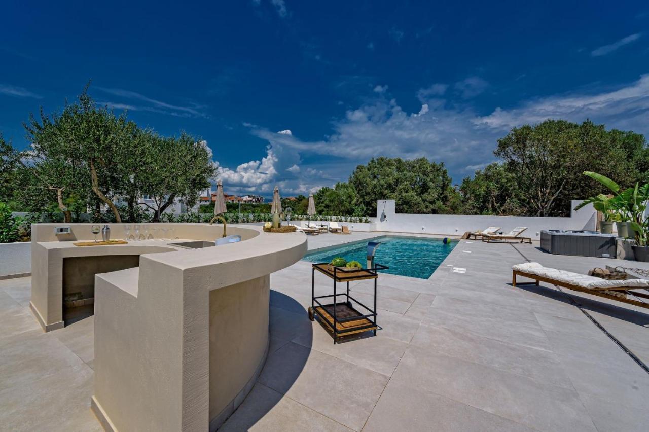 Luxury Villa Del Sogno With Pool, Jacuzzi, Parking Okrug Gornji Extérieur photo