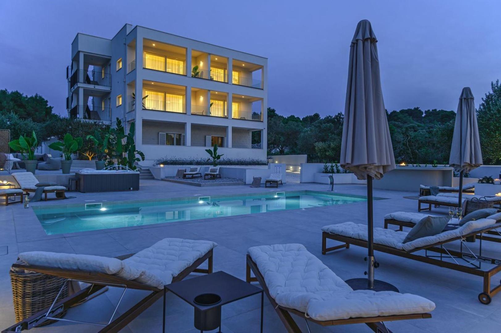 Luxury Villa Del Sogno With Pool, Jacuzzi, Parking Okrug Gornji Extérieur photo