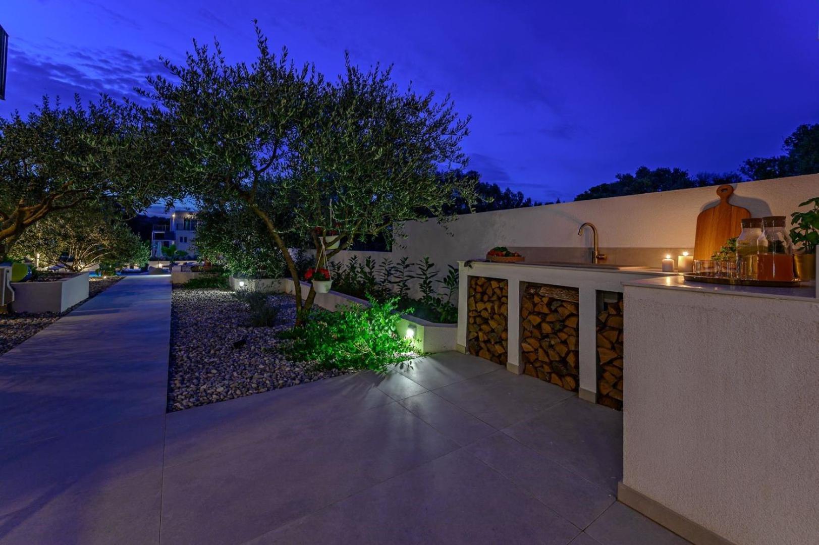 Luxury Villa Del Sogno With Pool, Jacuzzi, Parking Okrug Gornji Extérieur photo