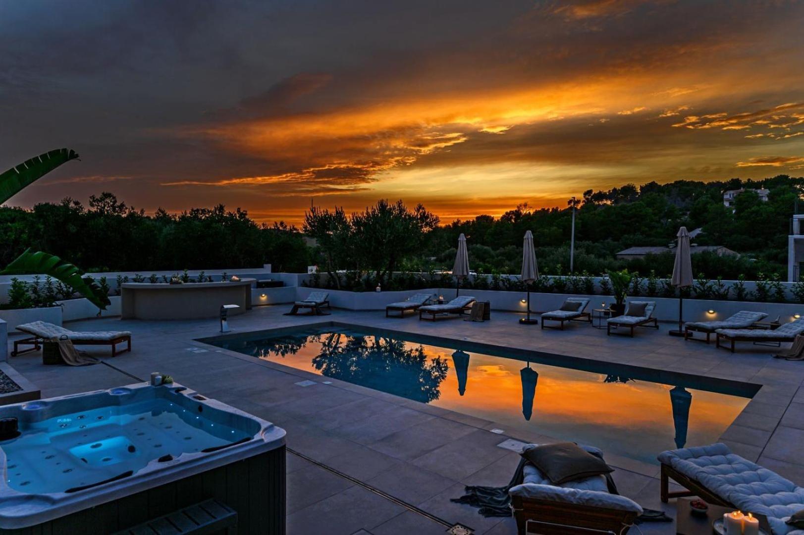 Luxury Villa Del Sogno With Pool, Jacuzzi, Parking Okrug Gornji Extérieur photo