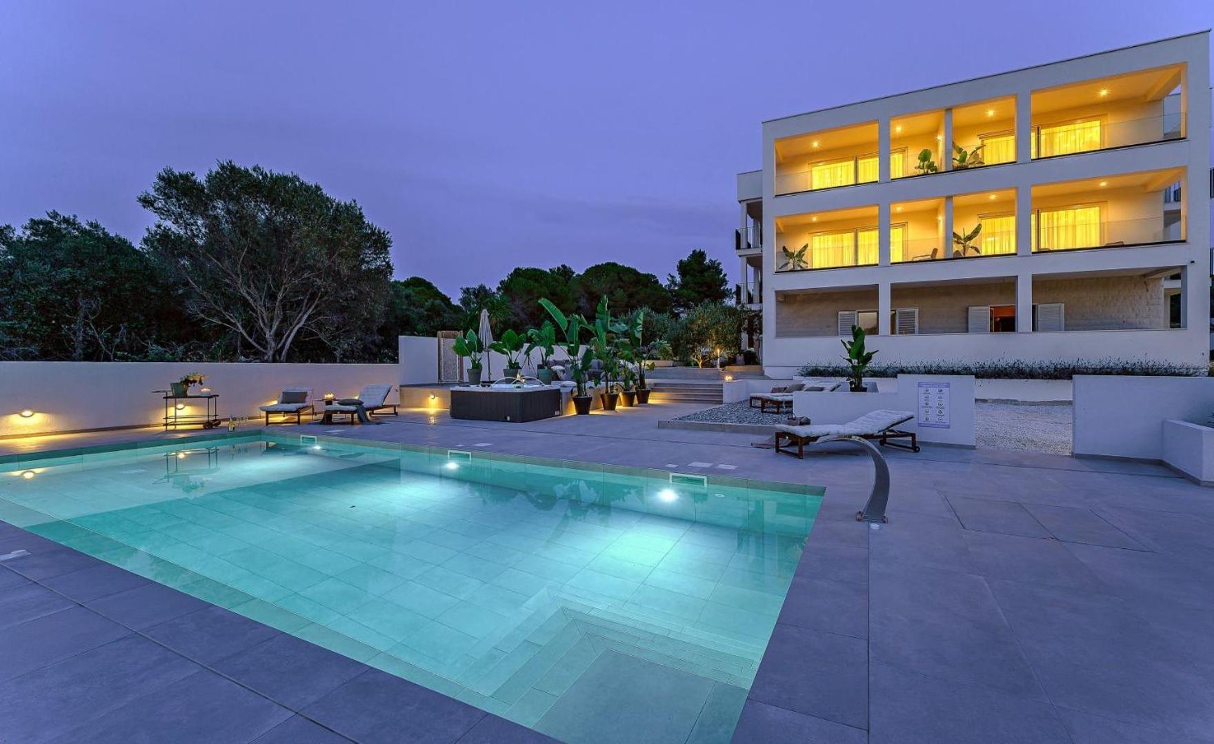Luxury Villa Del Sogno With Pool, Jacuzzi, Parking Okrug Gornji Extérieur photo