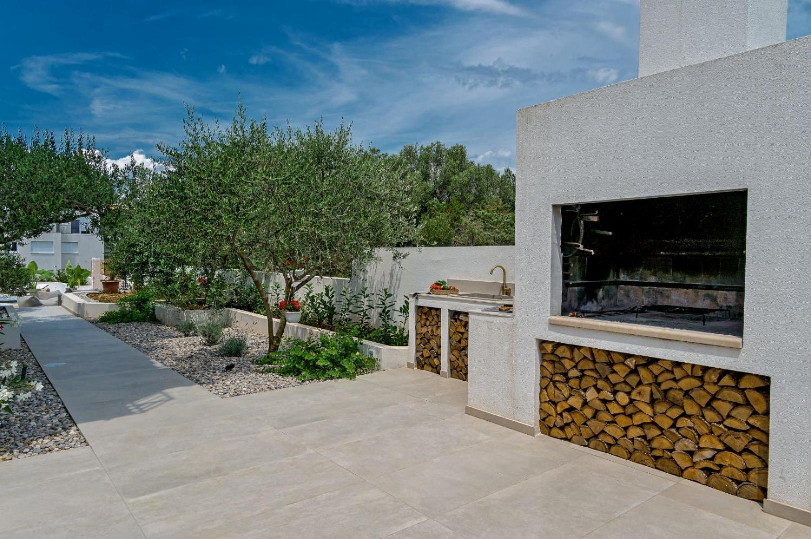 Luxury Villa Del Sogno With Pool, Jacuzzi, Parking Okrug Gornji Extérieur photo