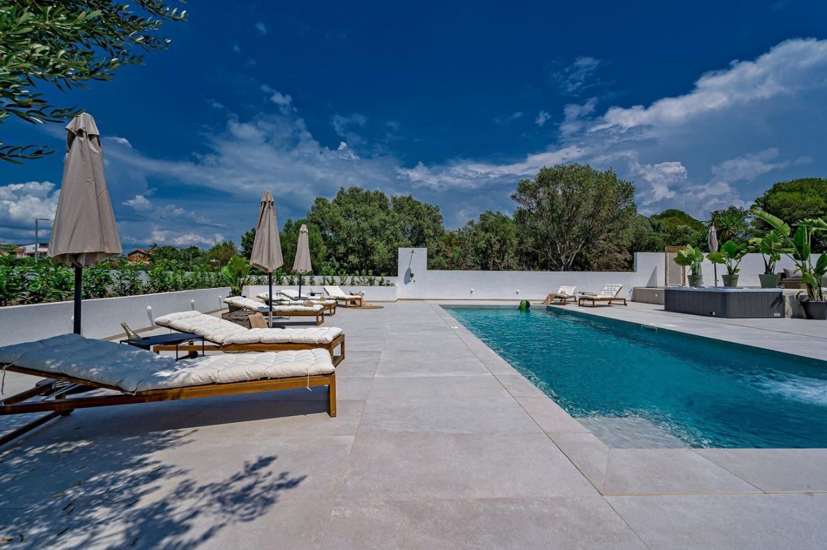 Luxury Villa Del Sogno With Pool, Jacuzzi, Parking Okrug Gornji Extérieur photo